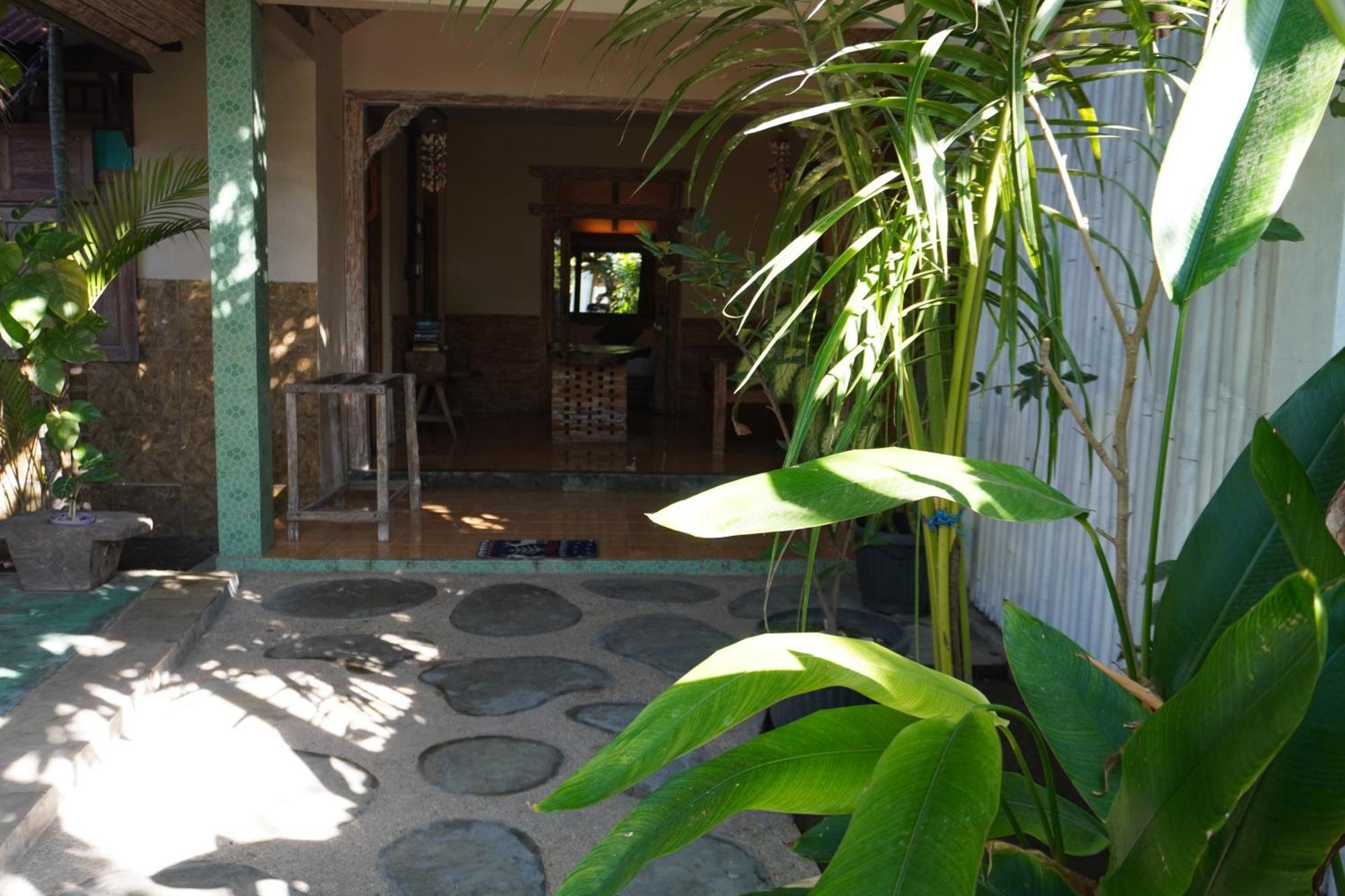 Is Oke House Holiday home *